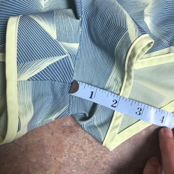 UA shortie Speed pocket running shorts 1321806 - Picture 11 of 12